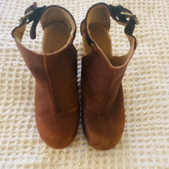 Free People Shoes - Free People Amber Orchard Clogs, size 38